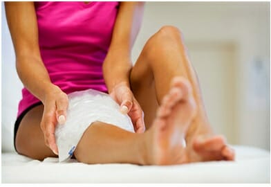 Looking for instructions to help you ice your injury safely? Follow our advice to help reduce your swelling and get you feeling better!