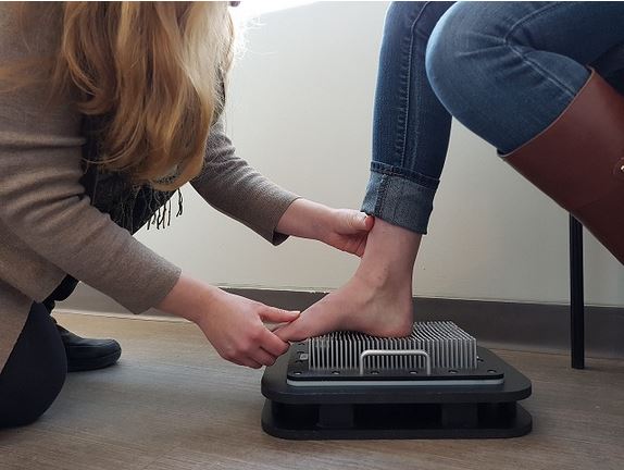 oakville orthotic scanner of a ladies foot