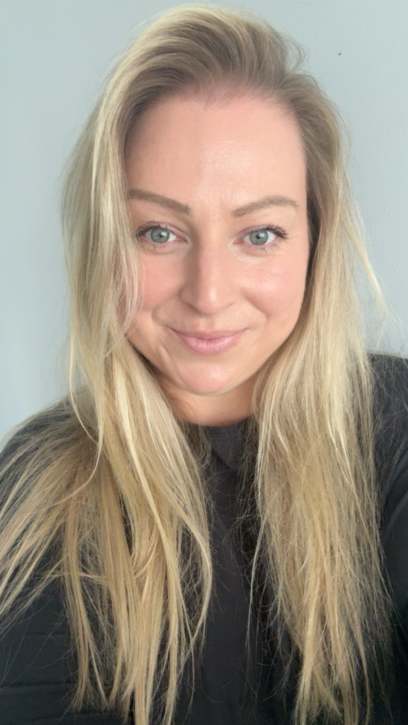 Picture of Dr. Jenn our acupuncture provider in our Oakville clinic