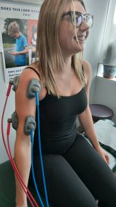 Female patient with suction IFC on her right shoulder